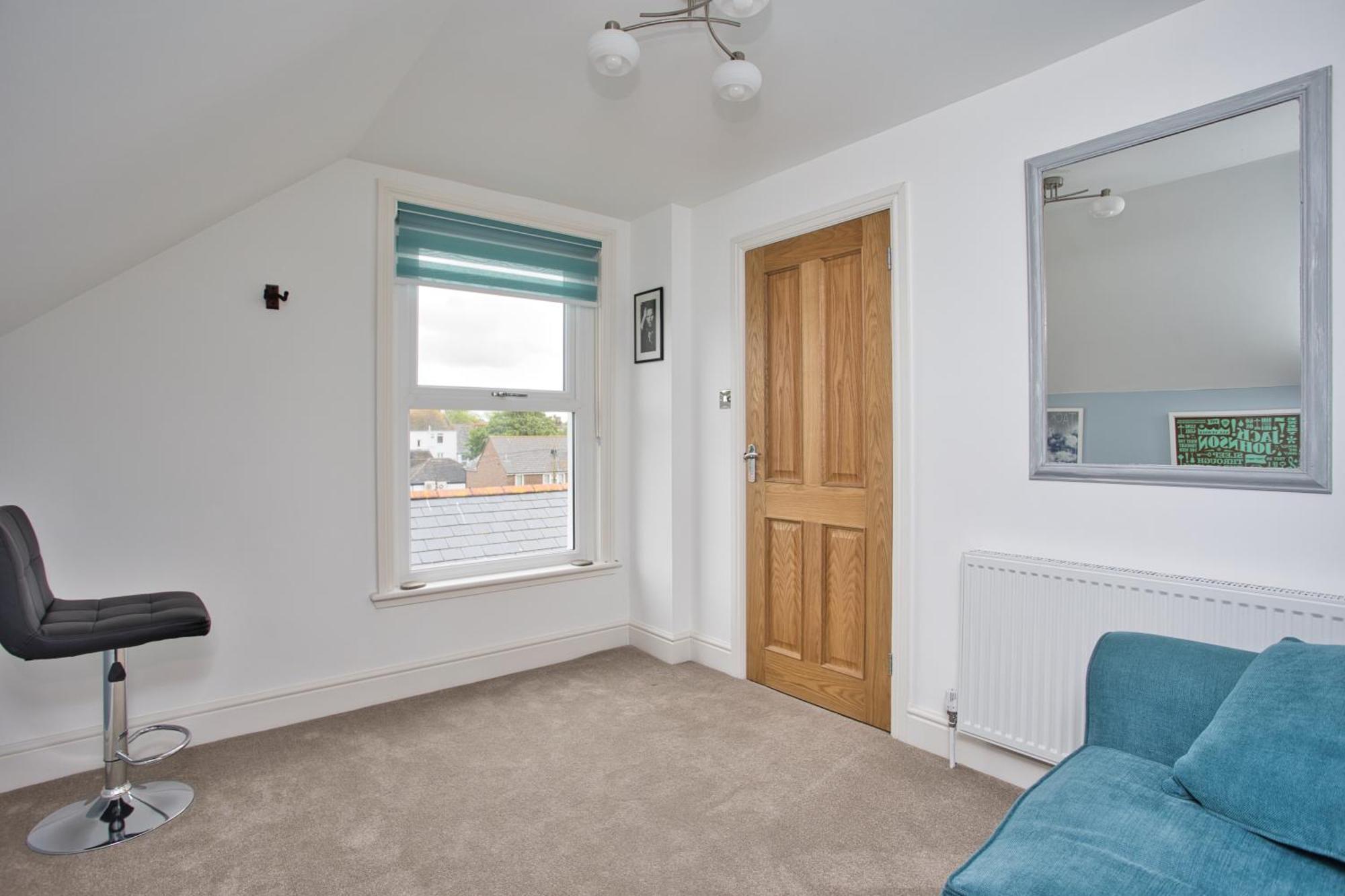 Spacious Seaside Escape In The Heart Of Deal, 4 Mins From The Beach Bagian luar foto