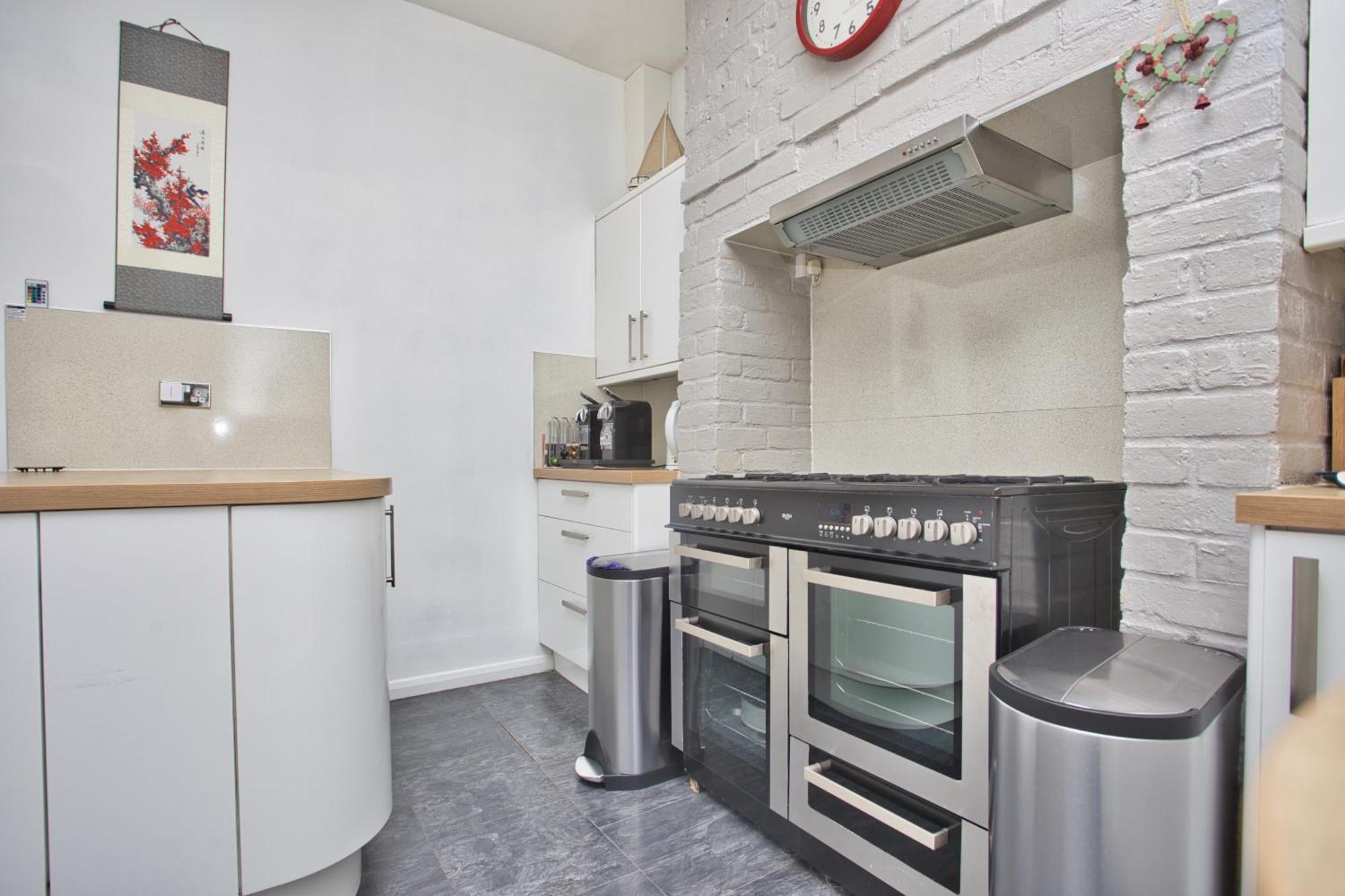 Spacious Seaside Escape In The Heart Of Deal, 4 Mins From The Beach Bagian luar foto